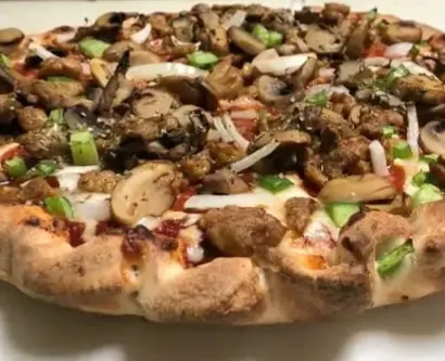 Super Deluxe Pizza