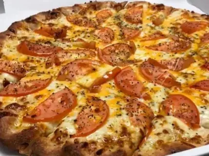 Tomato Basil Garlic Pizza
